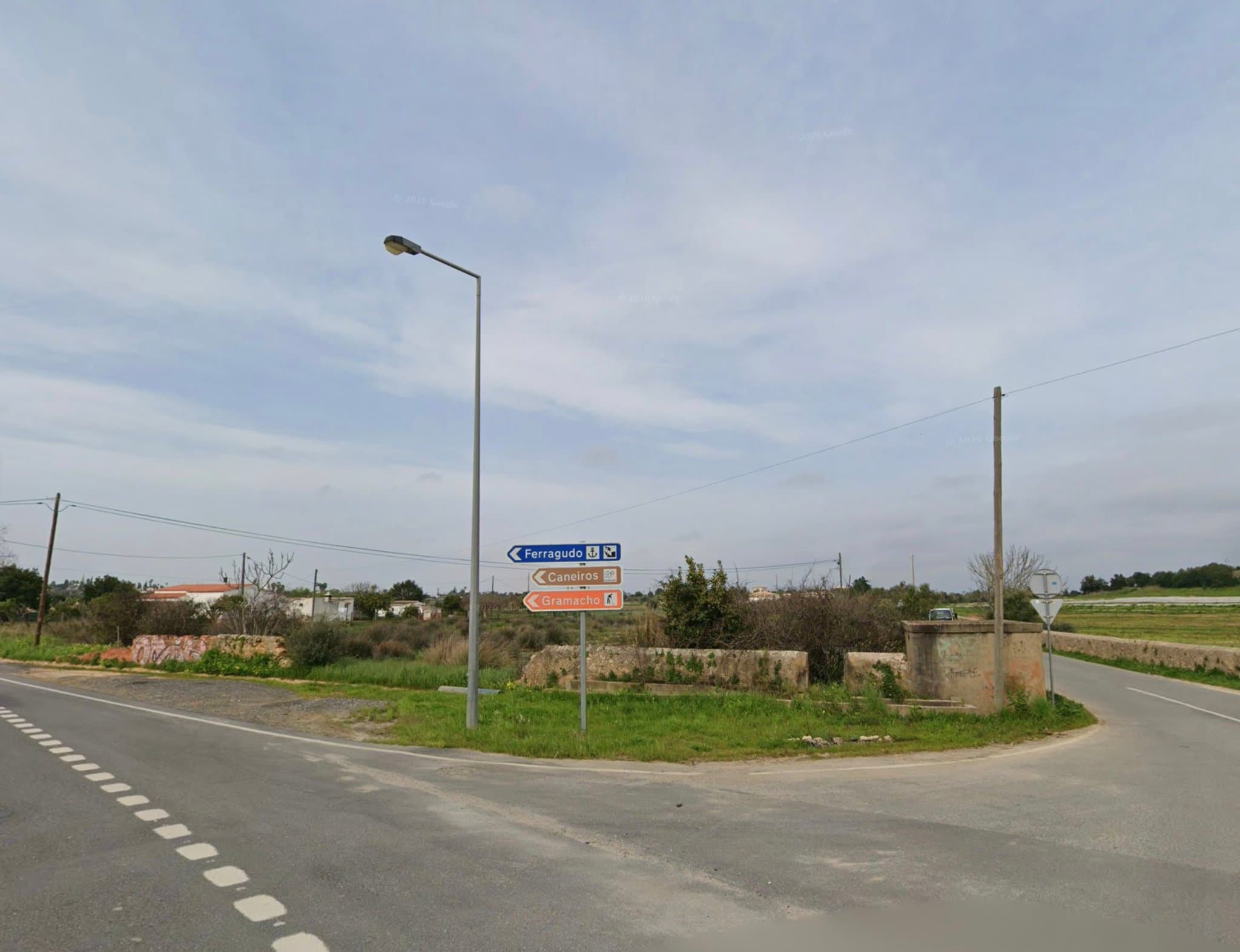 Terreno com 9660 m2 situado em Carvoeiro, Lagoa — Imóveis em Carvoeiro, Lagoa - Algarve